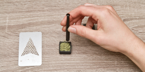 Visual Guide: How To Use A One Hitter | Key To Cannabis